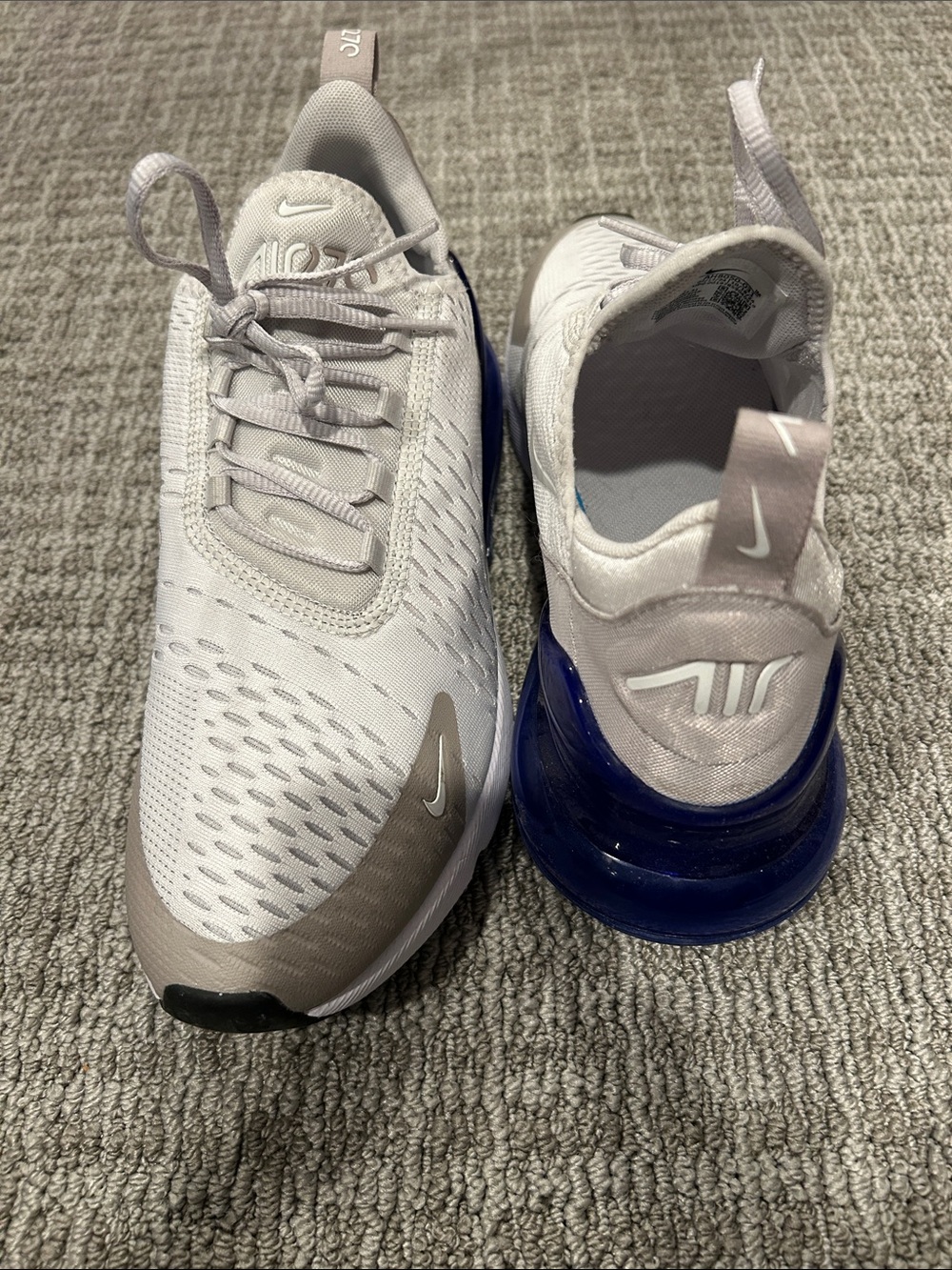 Nike Men’s Airmax White and Blue Air-cushioned Sneakers